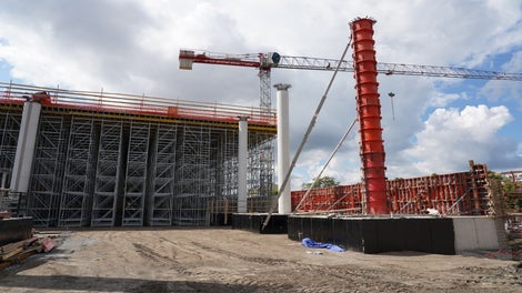 Flexibilní zajištění dodávek bednění a lešení od PERI probíhalo po celou dobu výstavby