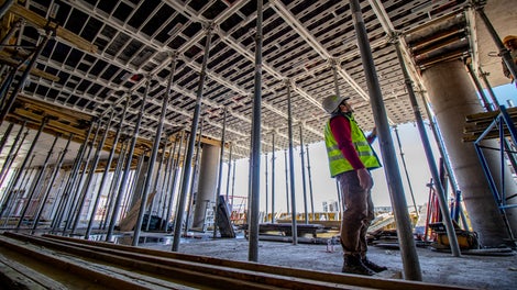 Една от добавените стойности при комплексното обслужване на PERI e супервайзинг на обекта, където получавате обучение, насоки и ценни съвети при работата с PERI системи от опитни инженери