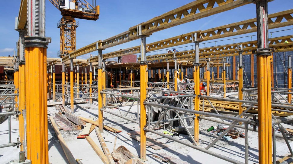 PERI GT 24 girders on high load bearing, lightweight aluminum MULTIPROP shores. 