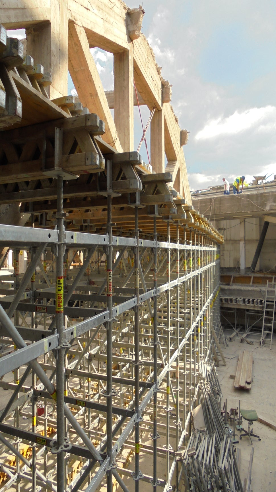 Горна скелетна конструкция от система PERI UP Flex