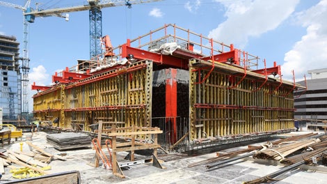 Using two PERI Self Climbing Systems enabled Clark Concrete’s crews to frame the elevator walls of both the north and south cores simultaneously and without relying on the single tower crane.