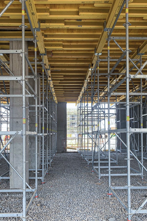 În timpul construcției în Maroc, au fost utilizați un total de aproximativ 16.000 m2 de panouri de cofraj PERI, precum și aproximativ 30.000 de metri liniari de grinzi de cofraj VT 20, a căror calitate a impresionat clientul