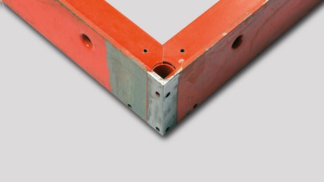 Rahmentafelschalung im gereinigten, gerichteten und geschweißten Zustand 