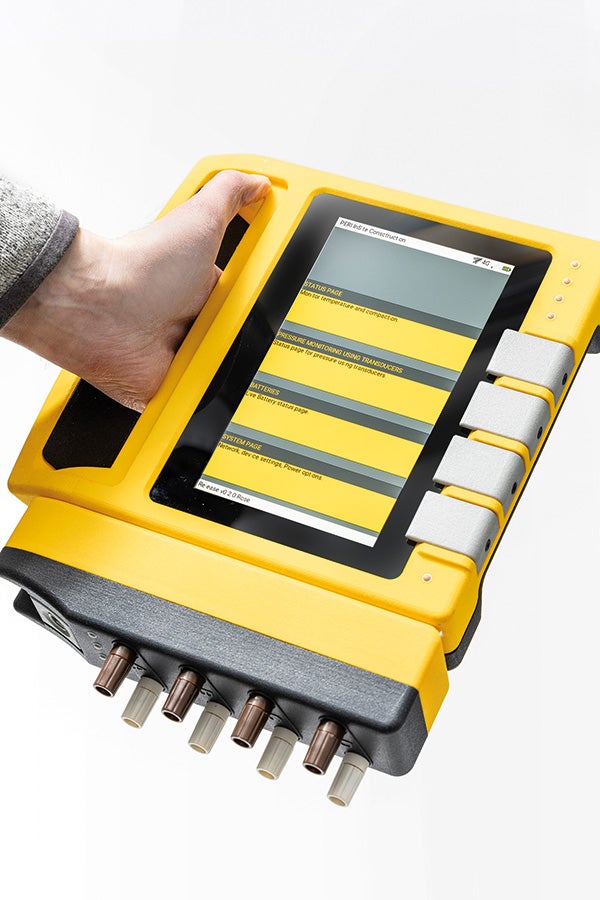 Mit PERI InSite Construction (ISC) präsentiert PERI auf der bauma 2022 ein Sensorportfolio, das gängige Schalungssysteme optimal ergänzt. Das neue und erstmalig vorgestellte ISC Hub gestaltet die die Datensammlung während des Betoniervorgangs von nun an noch einfacher.