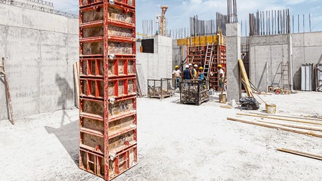 作为墙模使用最大允许混凝土压力为 60&nbsp;kN/m² ，作为柱模使用最大允许混凝土压力为 75&nbsp;kN/m² ，减少了混凝土作业过程中的出错几率，提高了施工速度。<br/>