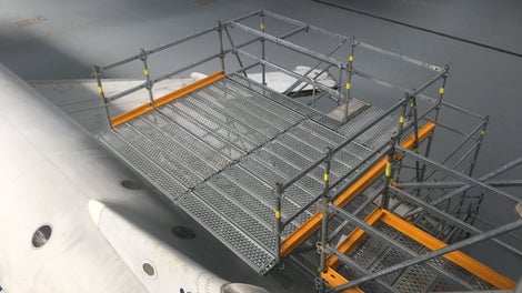 Леса для ведения ремонтных работ воздушных судов