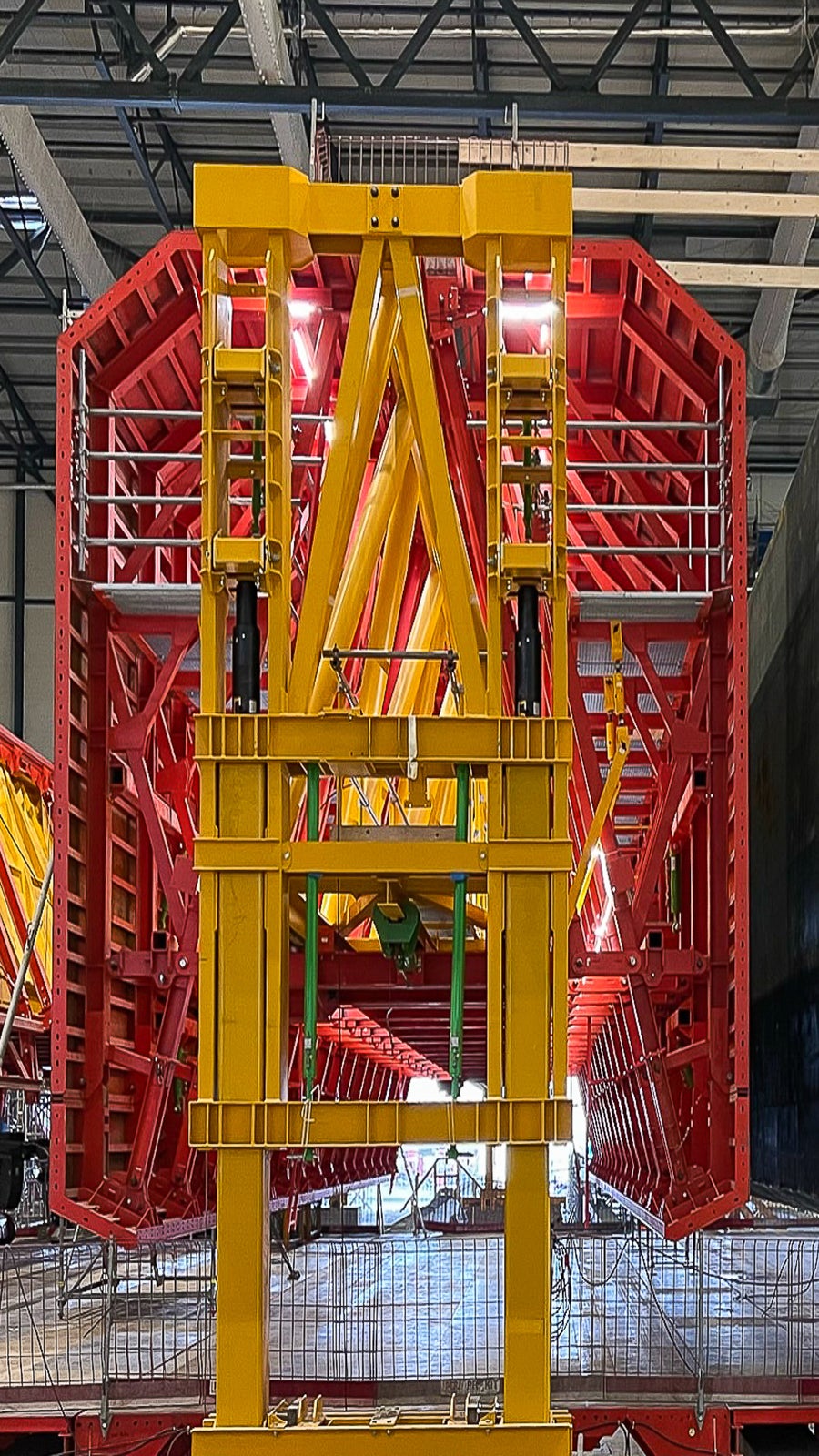 Femern speciallavede forme der skal bruges til at støbe tunnelelementerne