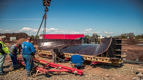 Захващане на кофражно платно за колона с такелаж
