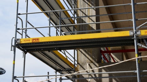 Фасадно скеле от система PERI UP Easy