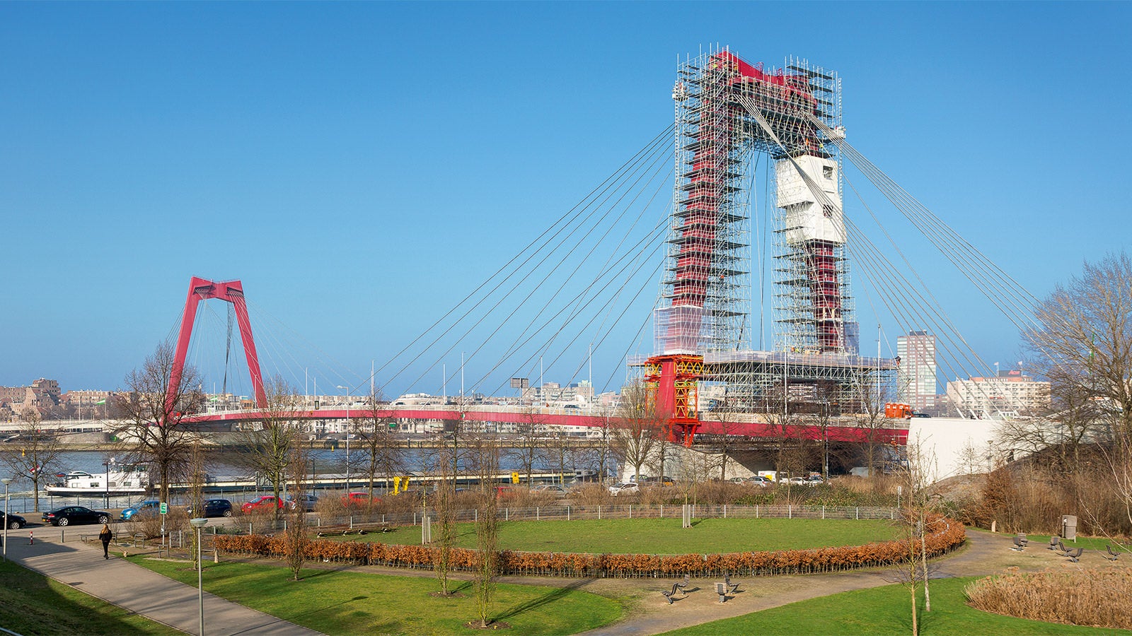 Williams sild asub Rotterdam’is ja ühendab põhja ning lõuna linnaosi. (Photo: PERI GmbH)