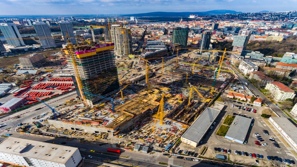 Počas výstavby sa jednalo o najväčšie stavenisko v strednej Európe a pre PERI to bola stavba s najvyššou hodnotou nájomného materiálu na svete.