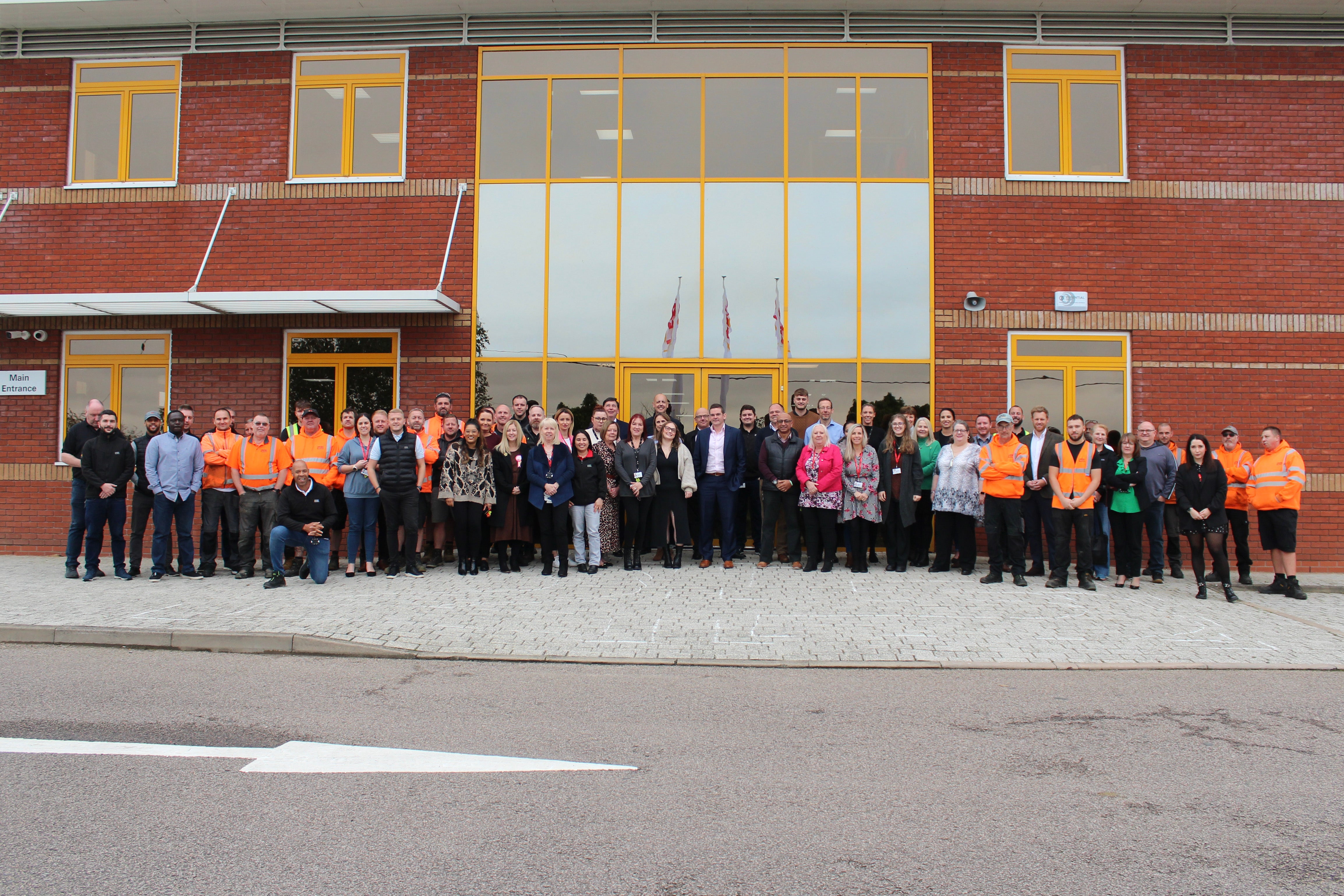 PERI celebrates 25 years of Rugby headquarters
