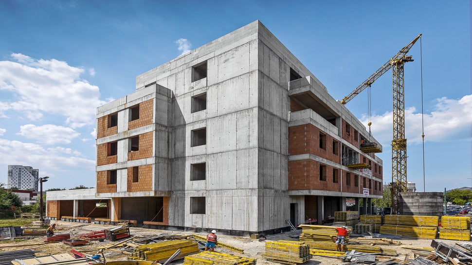 Polyfunkčný objekt INDUSTRA bol navrhnutý tak, aby svojím architektonickým výrazom a členením prirodzene udal charakter zástavby v danej lokalite. Nosný systém spodnej stavby bol navrhnutý ako kombinácia pásových základov realizovaných s debnením TRIO a základových pätiek v miestach koncentrovaného zaťaženia.