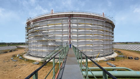 Circular structures can also be easily scaffolded with PERI UP flex.