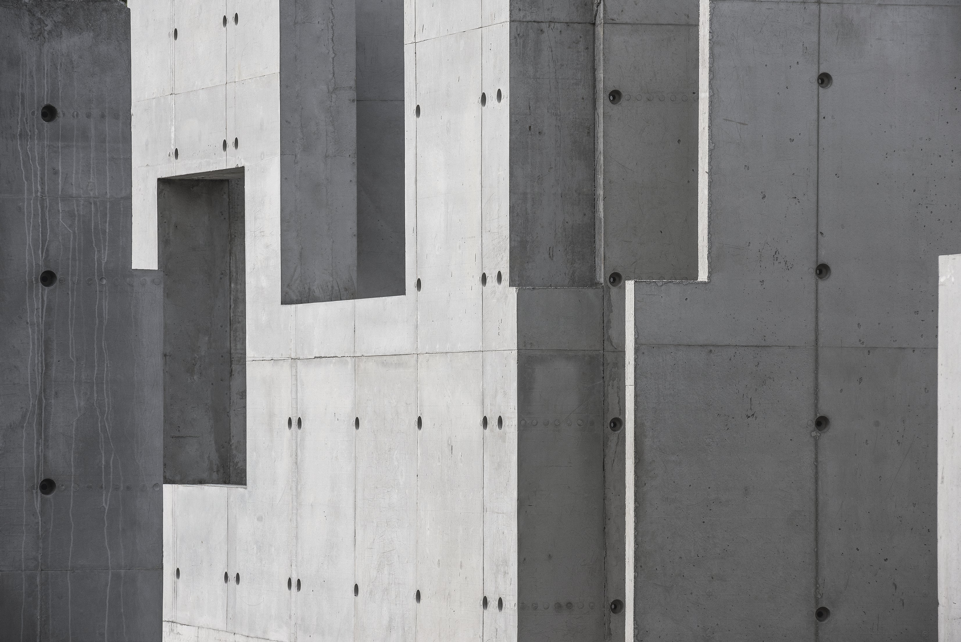 Normalmente, o DUO seria usado para construção de pequenas estruturas em substituição das fôrmas modulares em aço, uma alternativa mais eficiente. Este projeto foi uma ótima maneira de testar o DUO e ver a capacidade de utilização do sistema (Paredes, Pilares e Lajes). (Foto: seanpollock.com)