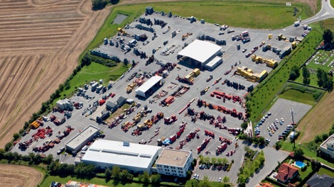 <p>Napojen&amp;iacute; are&amp;aacute;lu v Jesenici na silničn&amp;iacute; okruh kolem Prahy znamenalo&amp;nbsp;zrychlen&amp;iacute; a zmodernizov&amp;aacute;n&amp;iacute; logistiky, usnadněn&amp;iacute; př&amp;iacute;stupu do are&amp;aacute;lu a odlehčen&amp;iacute; n&amp;aacute;kladn&amp;iacute; dopravy v Jesenici a Průmyslov&amp;eacute; ulici.</p><br/>