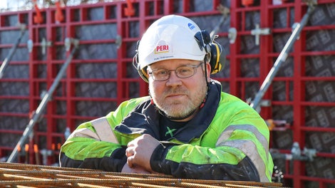 Kontakta oss om du behöver hjälp med montering och säkerhet på din arbetsplats!