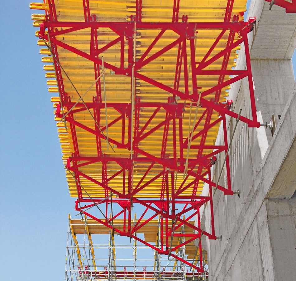 PERI SB-afstivningsrammen bruges til høje vertikale belastninger med store geometriske dimensioner. Den modulære opbygning er en stor fordel både ved lodret forskalling og ved brug af vandrette platforme.