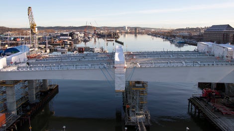 Sikker og effektiv montering af hængende stilladser.