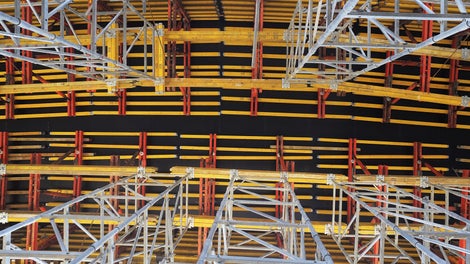 Podparcie środkowej płyty - widok od dołu.