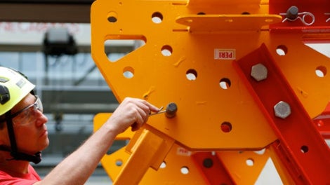 使用开口销保证了密配销拴与PERI组件之间简单、可靠的连接形式。