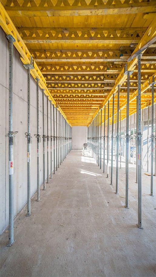 Uniwersalny drewniany dźwigar deskowaniowy o wysokości konstrukcyjnej 24 cm, przeznaczony do deskowań ściennych, słupowych i stropowych, a także deskowania bocznego krawędzi stropów oraz zastosowań specjalnych.