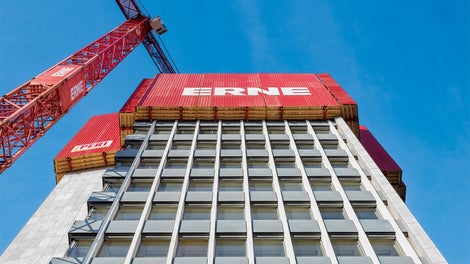 Dank der dichten Abschottung war trotz laufender Abrissarbeiten von aussen nahezu nichts zu sehen und zu hören.<br/>