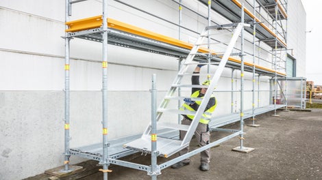 Lehké schodiště pro fasády s šířkou 67 cm