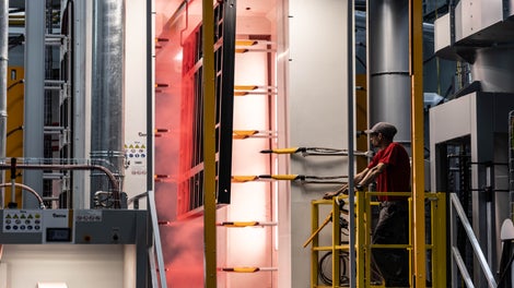 Die Pulverbeschichtungsanlange entspricht den modernsten Standards und sorgt für eine hochwertige Oberflächenbeschichtung.