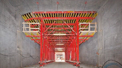 Forskallingsvognen til Nordhavnstunnelen er næsten udelukkende opbygget af systemdele fra VARIOKIT understøtningssystemet – og er derfor særlig økonomisk i brug.