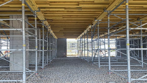 During construction in Morocco, a total of around 16,000 m2 of PERI formwork panels as well as around 30,000 linear metres of VT 20 Formwork Girders were used, the quality of which impressed the customer.