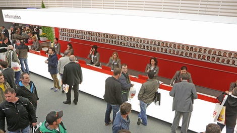 Outre des produits économiques, PERI propose à ses clients des prestations de service adaptées à leurs besoins. Des solutions indépendantes du projet aux prestations de service accompagnant la construction - PERI est garantit un service compétent et un conseil complet.