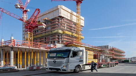 派利为这一要求严苛的建筑项目提供全方位的技术支持：在项目的招标阶段就提供了模板、脚手架的方案，经验丰富的技术指导为设备安装提供技术支持，并能够按时交付施工材料。