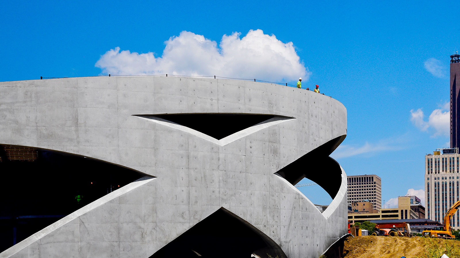 Unterschiedliche Öffnungen machen das Gebäude nicht nur zu einem Blickfang, sondern auch zu einem anspruchsvollen Bauprojekt.<br/>