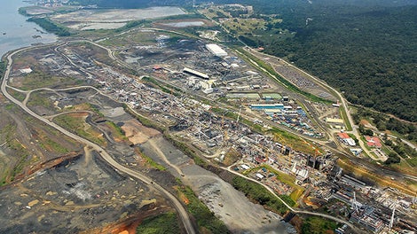 <p>Novogradnja goleme ustave na obali<br /><br/>Atlantika i Pacifika najveći je pojedina-<br /><br/>čni nalog u povijesti poduzeća. Primje-<br /><br/>na velikih SCS penjajućih jedinica<br /><br/>omogućila je ekonomičnu izvedbu<br /><br/>masivnih komponenti ustave.&amp;nbsp;</p><br/>