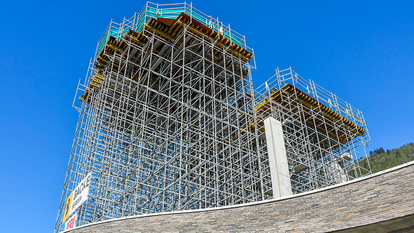 Hangursbanen Voss - PERI UP reis for store høyder