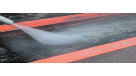 <p>Następnie spłucz płyty wodą pod ciśnieniem.</p><br/>