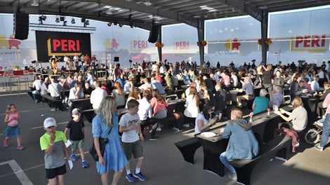 <p>Dne 25.5.2023 oslavili zaměstnanci a z&amp;aacute;kazn&amp;iacute;ci firmy PERI v&amp;nbsp;Jesenici u Prahy 30. v&amp;yacute;roč&amp;iacute; založen&amp;iacute; PERI v&amp;nbsp;Česk&amp;eacute; republice. Kromě mnoha atrakc&amp;iacute; pro mal&amp;eacute; i velk&amp;eacute; n&amp;aacute;v&amp;scaron;těvn&amp;iacute;ky a novinek z&amp;nbsp;veletrhu bauma nechybělo ani skvěl&amp;eacute; občerstven&amp;iacute;.</p><br/>