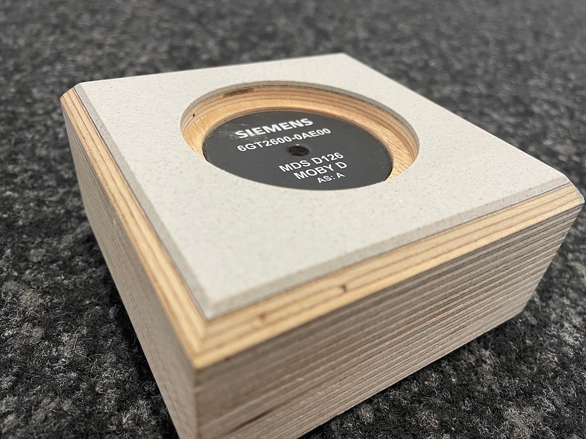 As PERI Pave runs through the entire production cycle and accompany the concrete block throughout the entire production process, quality monitoring is a logic consequence. The individual pallets can be identified with built-in RFID chips and quality can be measured continuously and reliably.