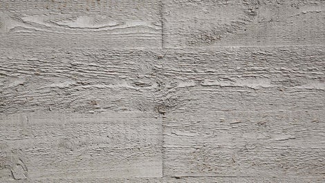 Holzoptik der Betonwand