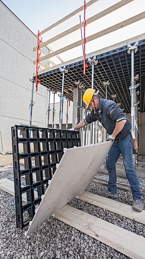 Une réparation simple et efficace du coffrage manuportable DUO