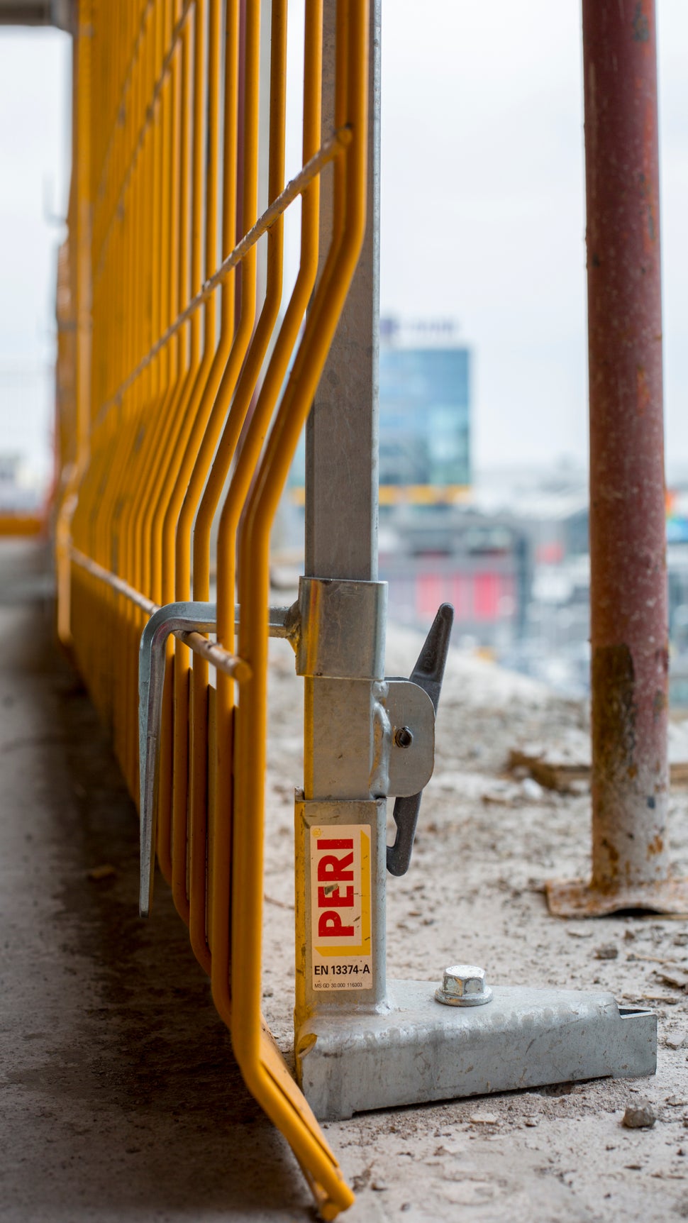 Изграждане на жилищна сграда в ж.к. "Изток" - Приложение на иновативния панелен кофраж PROKIT за пръв път в България