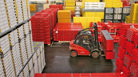 En Allemagne, PERI possède de 9 sites logistiques performants et livre le matériel en location rapidement sur le lieu d'utilisation.