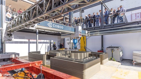 Another day, another tiny house: The printing process was showcased live at the stand run by the PERI 3D construction printing experts, demonstrating the technical and design possibilities. 