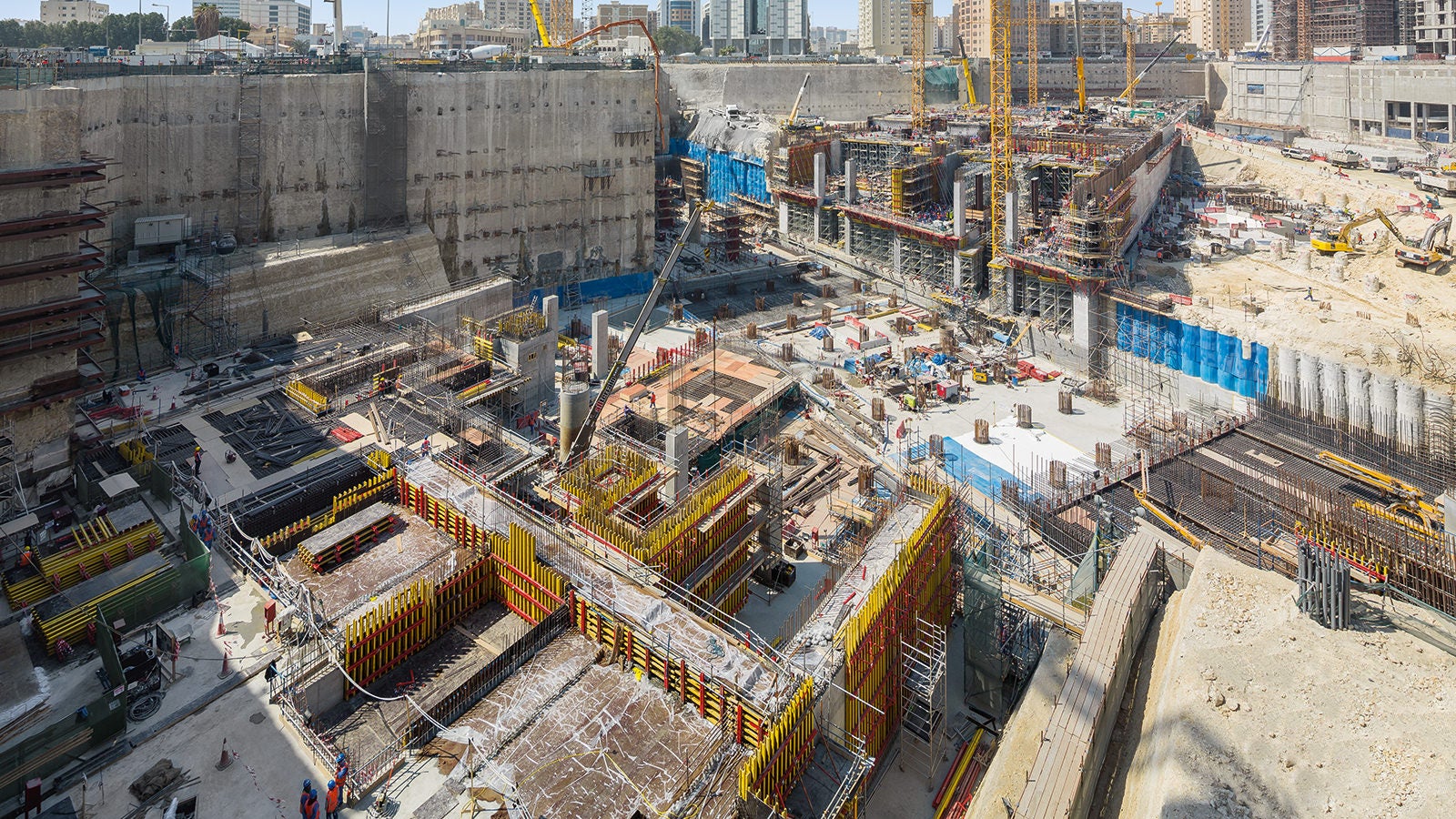 The Msheireb subway station in the heart of Doha has been designed as a major interchange, and features almost 200 m long and 180 m wide imposing structural dimensions.