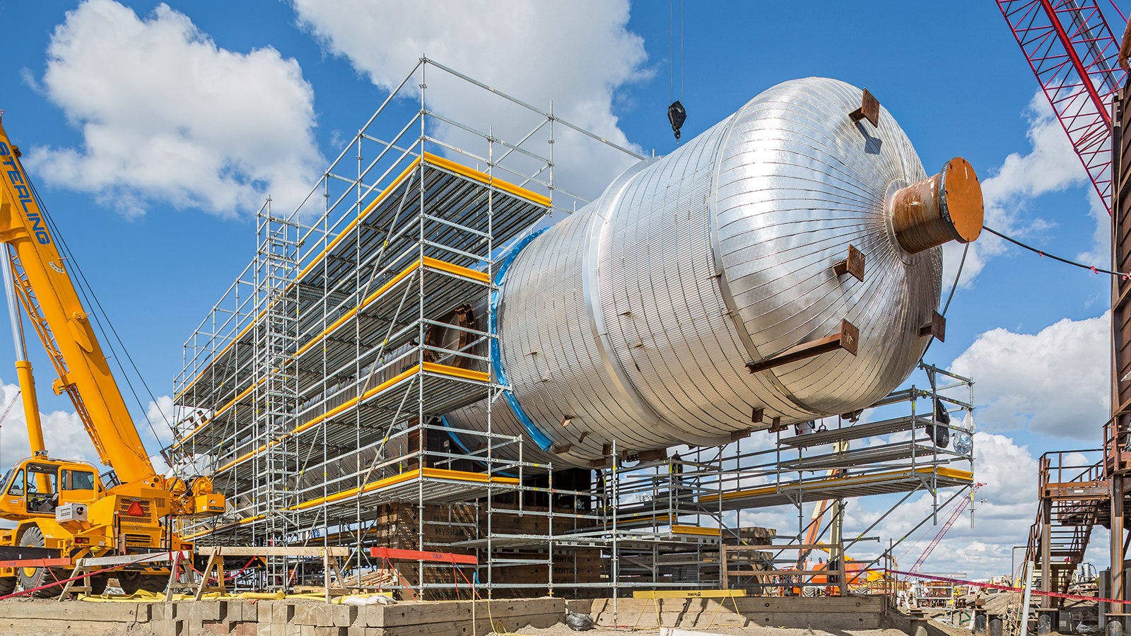 Nell’ambito del Northwest Redwater Project (NWR) di Edmonton (Canada), PERI partecipa alla costruzione di un impianto industriale di grandi dimensioni con le impalcature PERI UP, disegni 3D e un servizio di consulenza completa al cantiere