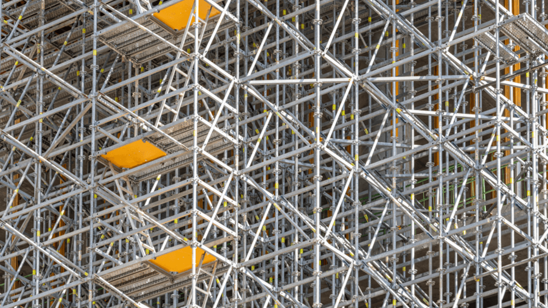 Our PERI UP Scaffolding Kit combines the world of facade scaffolding and modular scaffolding, thus paving the way to the modern world of scaffolding in just one system. This makes PERI UP the right solution for almost any application.