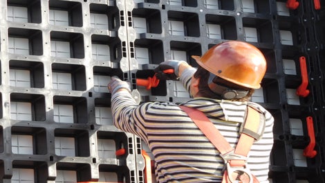 Clamping panels together is a matter of seconds with the DUO coupler