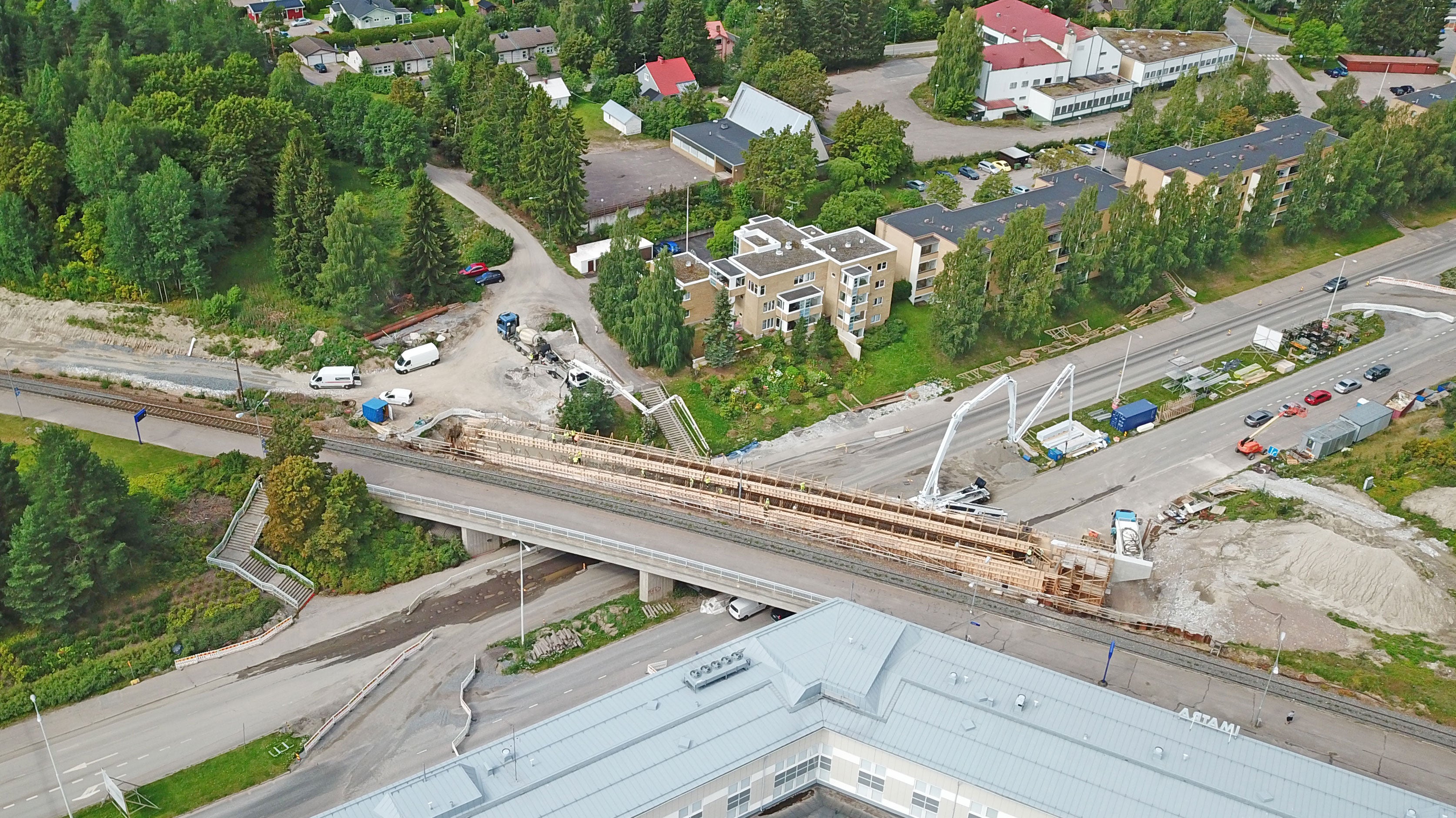 Uusi ratasilta on aivan Imatran juna-aseman vieressä.