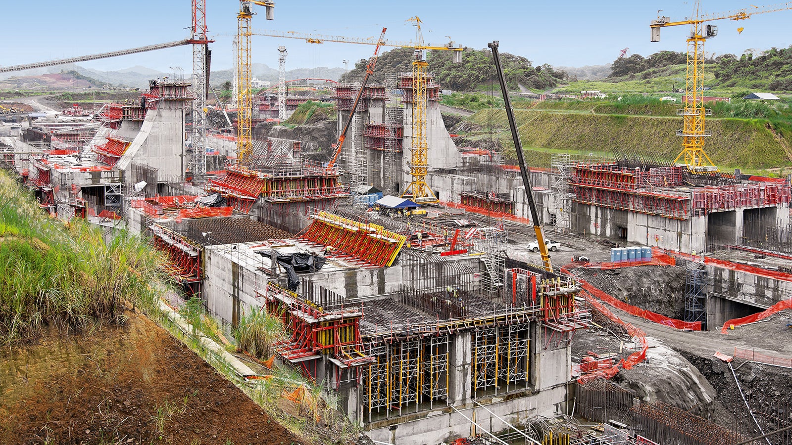 Schlüssel zum Erfolg: Das eigens entwickelte Klettersystem SCS für Massenbeton verhalf dem Kunden zu hoher Kosteneffizienz bei raschem Baufortschritt – und uns zum Zuschlag für Panama.